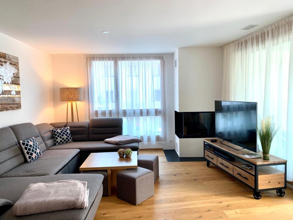 Montanas - Luxuswohnung Mit Kamin - Nahe Caumasee & Talstation Flims Bagian luar foto