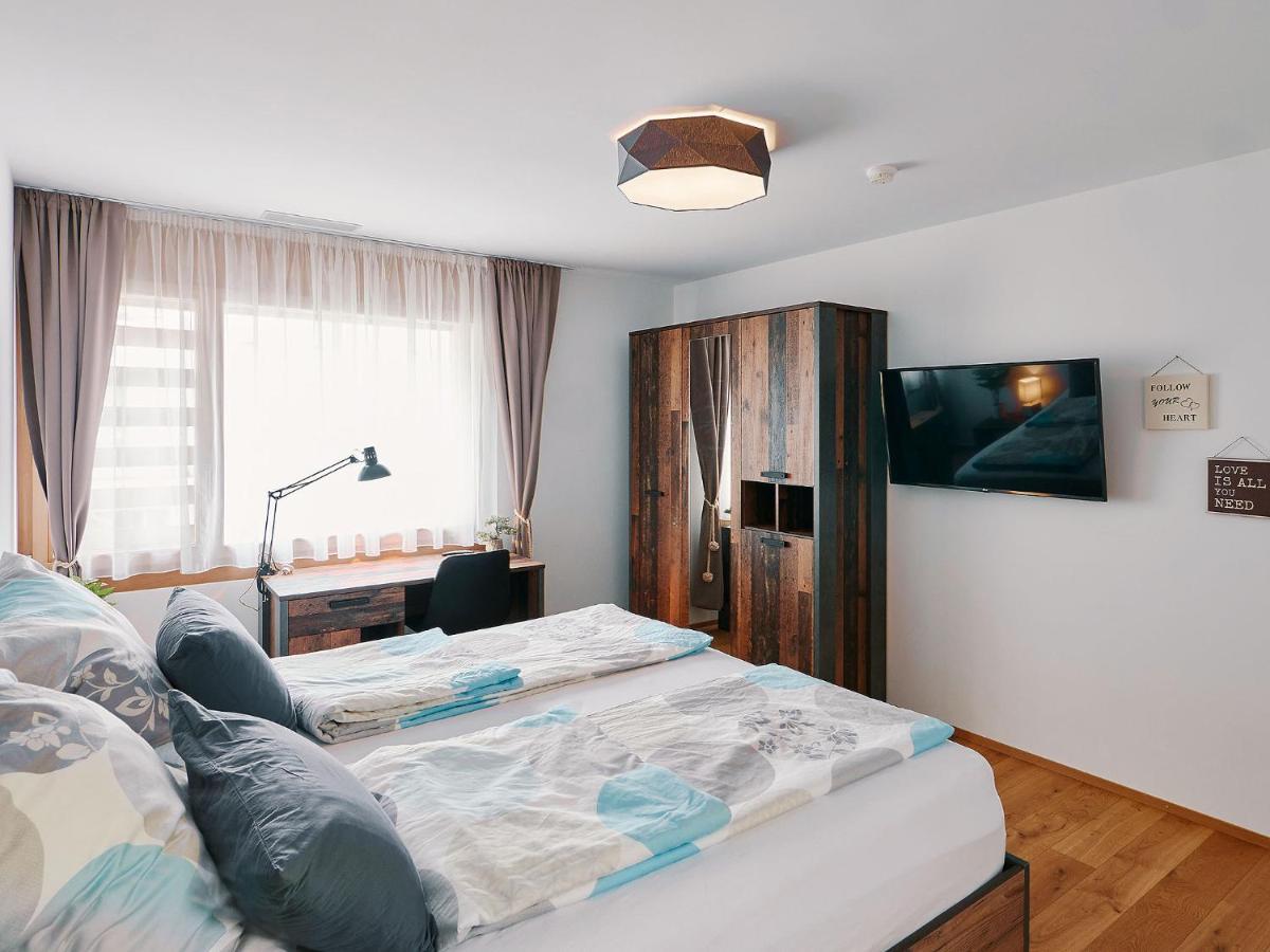 Montanas - Luxuswohnung Mit Kamin - Nahe Caumasee & Talstation Flims Bagian luar foto