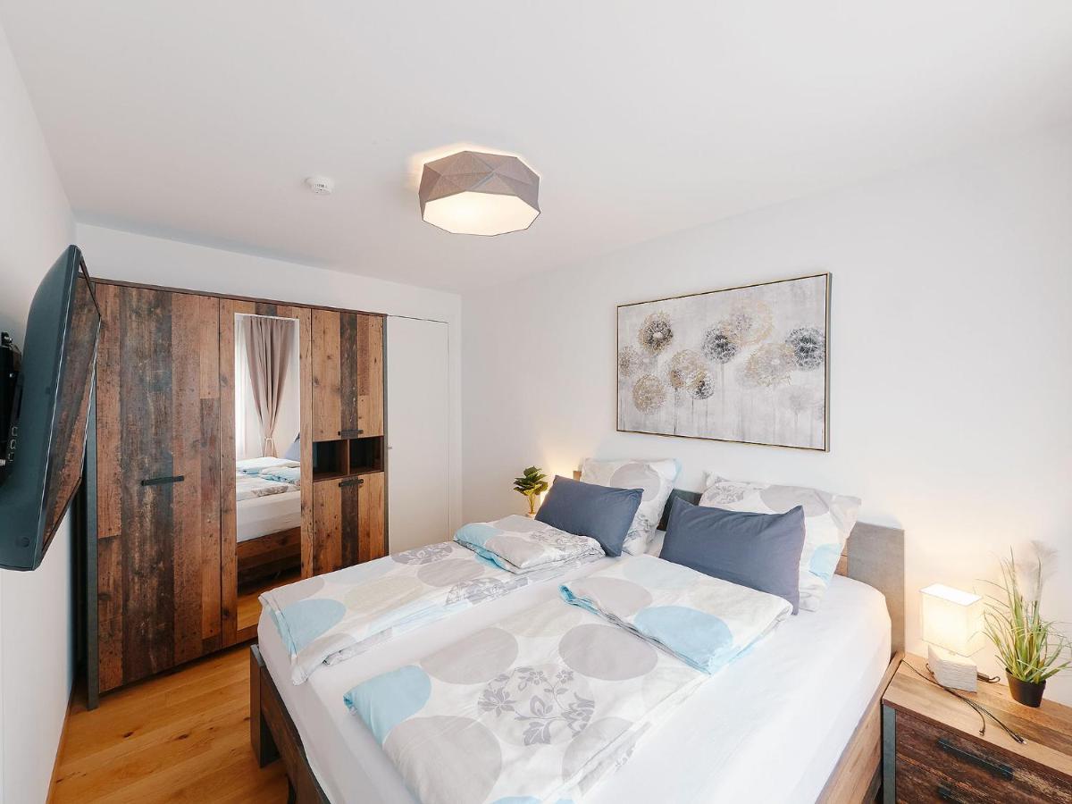 Montanas - Luxuswohnung Mit Kamin - Nahe Caumasee & Talstation Flims Bagian luar foto