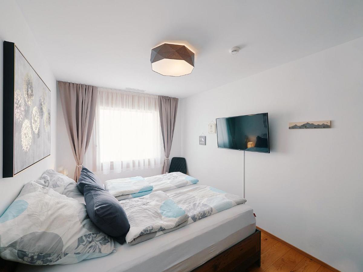 Montanas - Luxuswohnung Mit Kamin - Nahe Caumasee & Talstation Flims Bagian luar foto