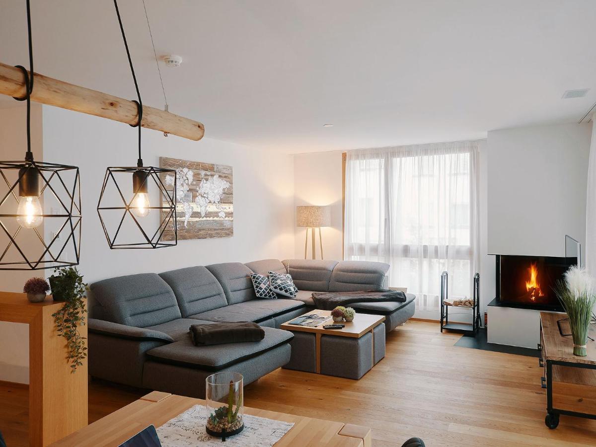 Montanas - Luxuswohnung Mit Kamin - Nahe Caumasee & Talstation Flims Bagian luar foto